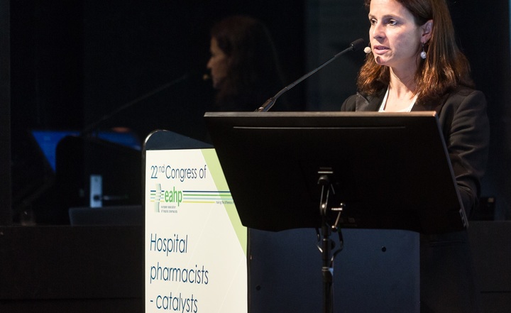 Research in Community and Portuguese Pharmacy Practice